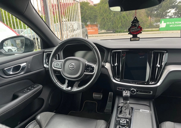Volvo V60 cena 99900 przebieg: 112000, rok produkcji 2019 z Warszawa małe 529